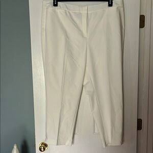 Ruby Rd white ankle pants.